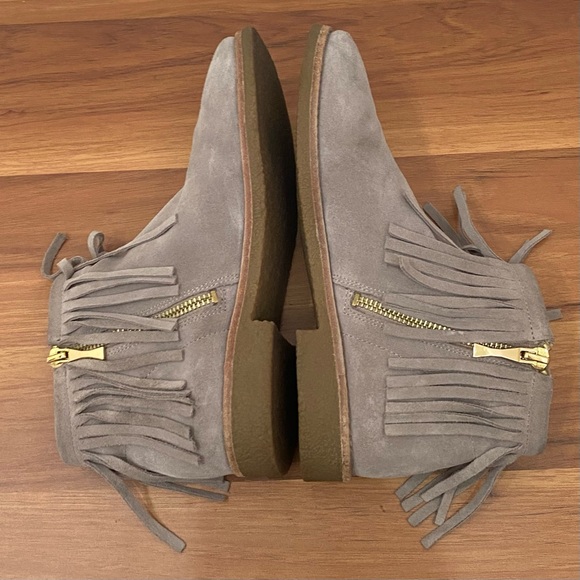 KATE SPADE Gray Taupe Suede Leather Fringe Tassel Side Zip Booties Size 7.5M - Picture 6 of 16